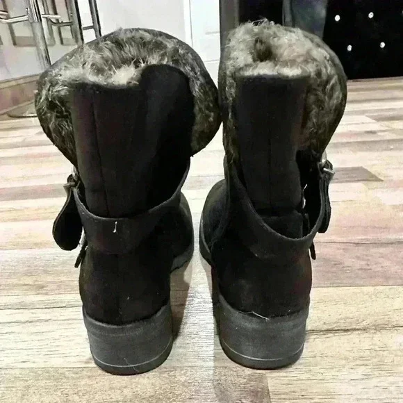 Size 9 White Mt Boots - Picture 5 of 5